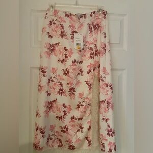 Chic Floral Maxi Skirt in Pink and White